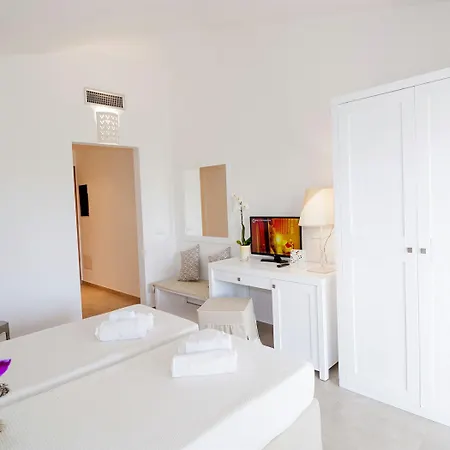 Stella Marina Aparthotel 3*